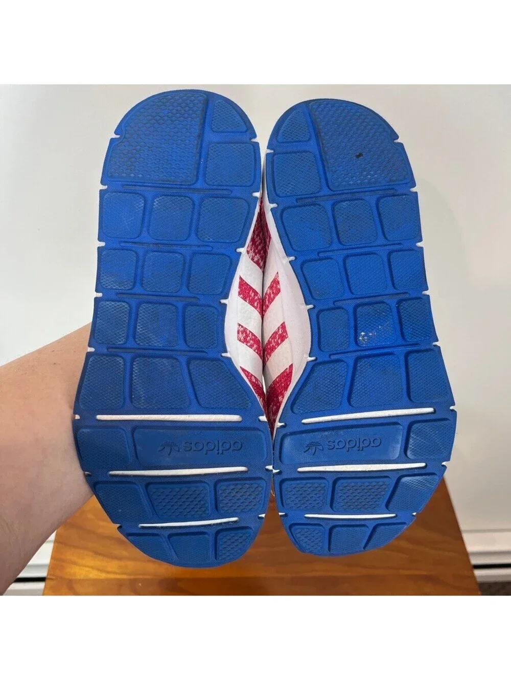 Adidas Originals Swift Run Red White Blue Neon Knit Sneakers Women’s 7.5